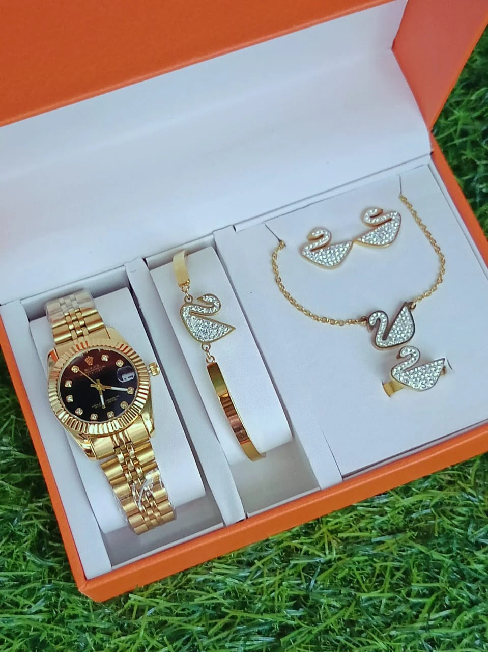 Crystal Hour Watch for  Women .